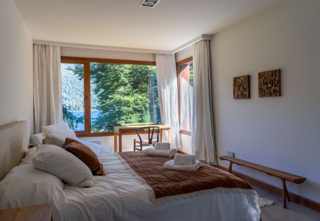 Apartamento en San Carlos de Bariloche - ARRAYAN -1 A  Departamento con estilo  y vista al lago