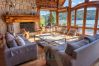 Casa en San Carlos de Bariloche - VENAH02 Espectacular casa con costa y vista al lago desde todos los ambientes.
