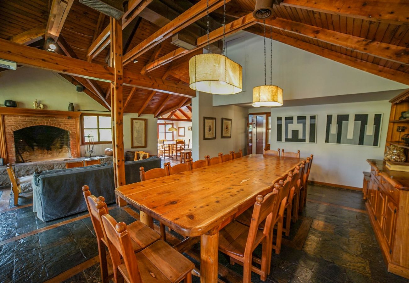 Casa en San Carlos de Bariloche - CATE13 Espectacular casa para 20 personas con vista directa al cerro Catedral