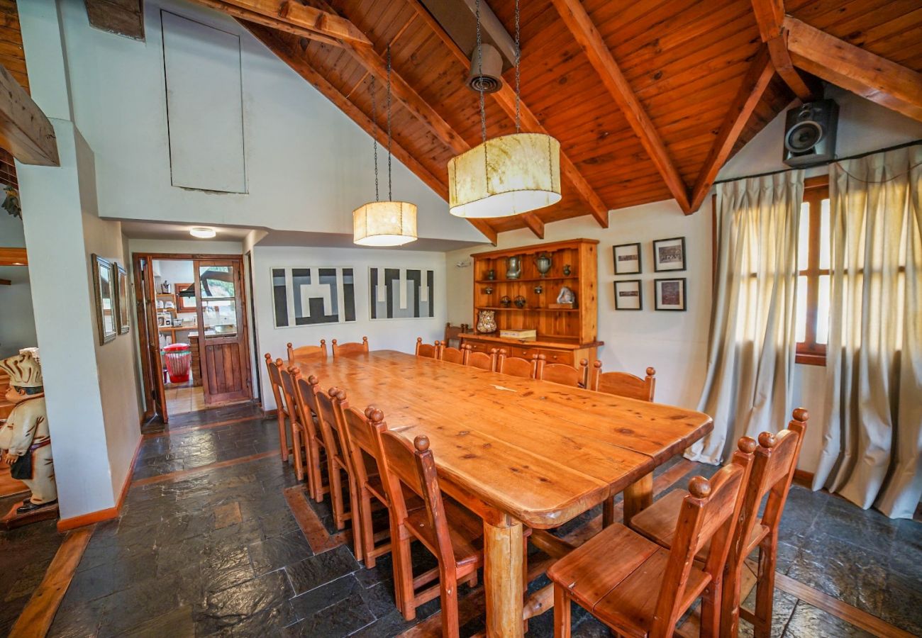 Casa en San Carlos de Bariloche - CATE13 Espectacular casa para 20 personas con vista directa al cerro Catedral