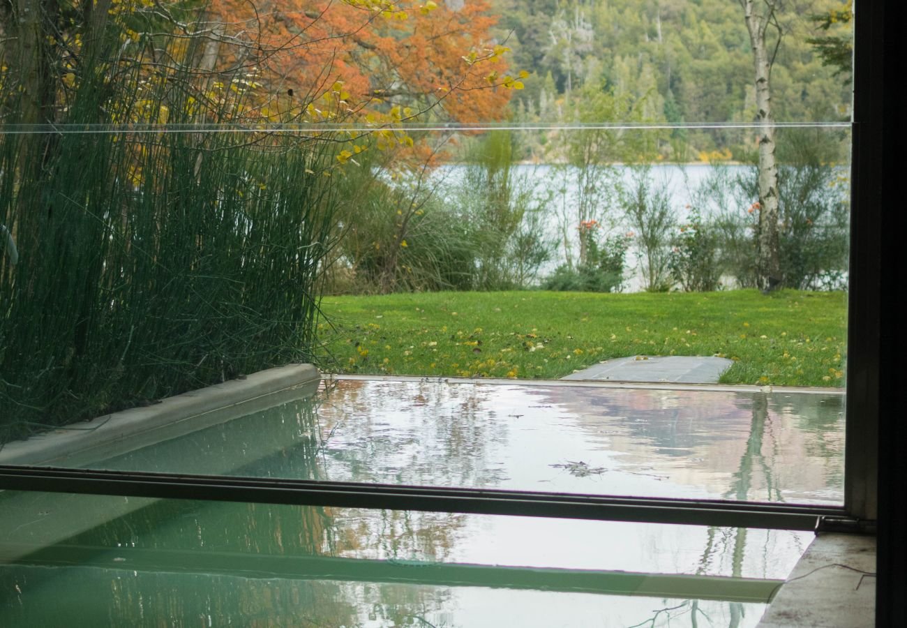 Casa en San Carlos de Bariloche - MORE25 Espectacular casa moderna, con costa de lago y pileta climatizada