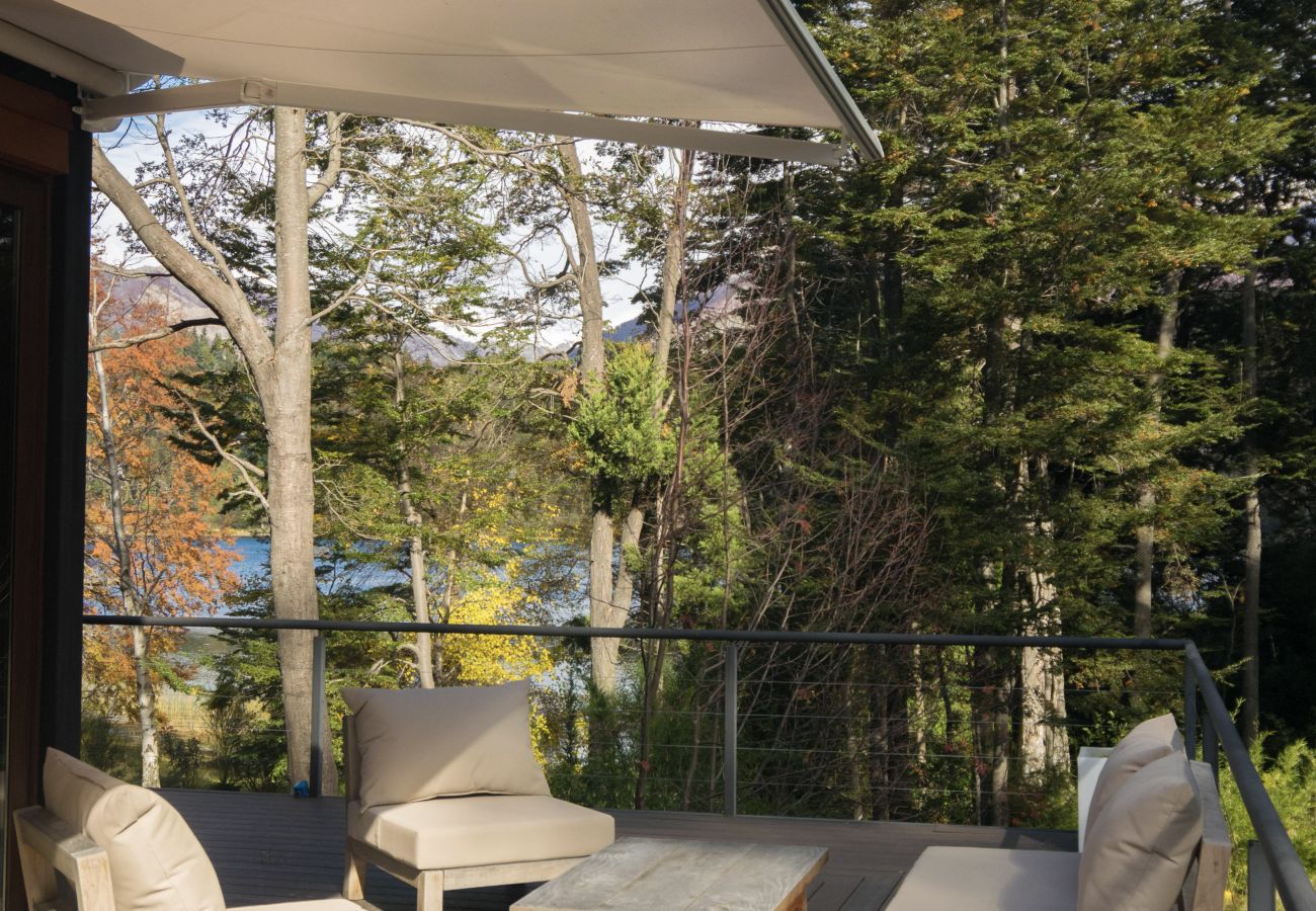 Casa en San Carlos de Bariloche - MORE25 Espectacular casa moderna, con costa de lago y pileta climatizada