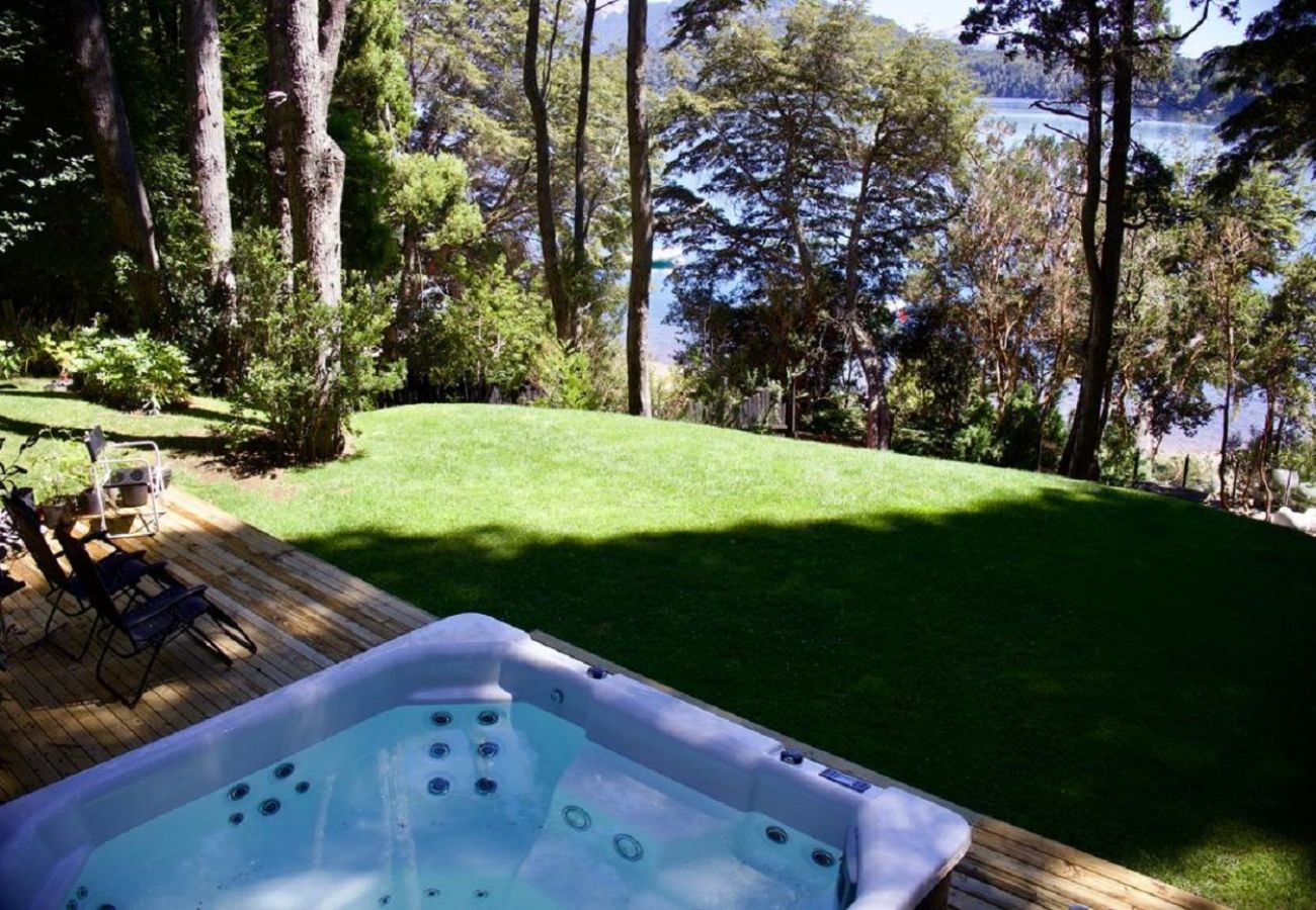 Casa en San Carlos de Bariloche - MORE26 Espectacular casa moderna con costa en el Lago Moreno