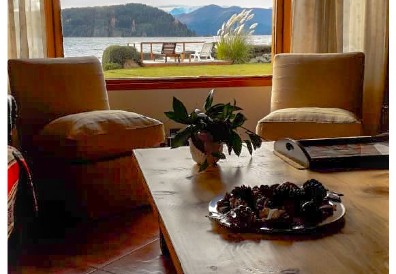 Casa en San Carlos de Bariloche - HUAPI24C Cómoda casa sobre la  costa del Lago Nahuel Huapi 