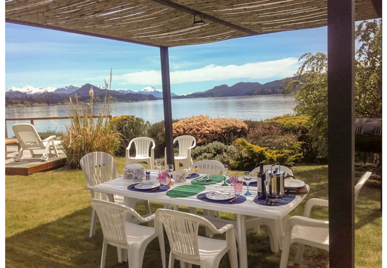Casa en San Carlos de Bariloche - HUAPI24C Cómoda casa sobre la  costa del Lago Nahuel Huapi 
