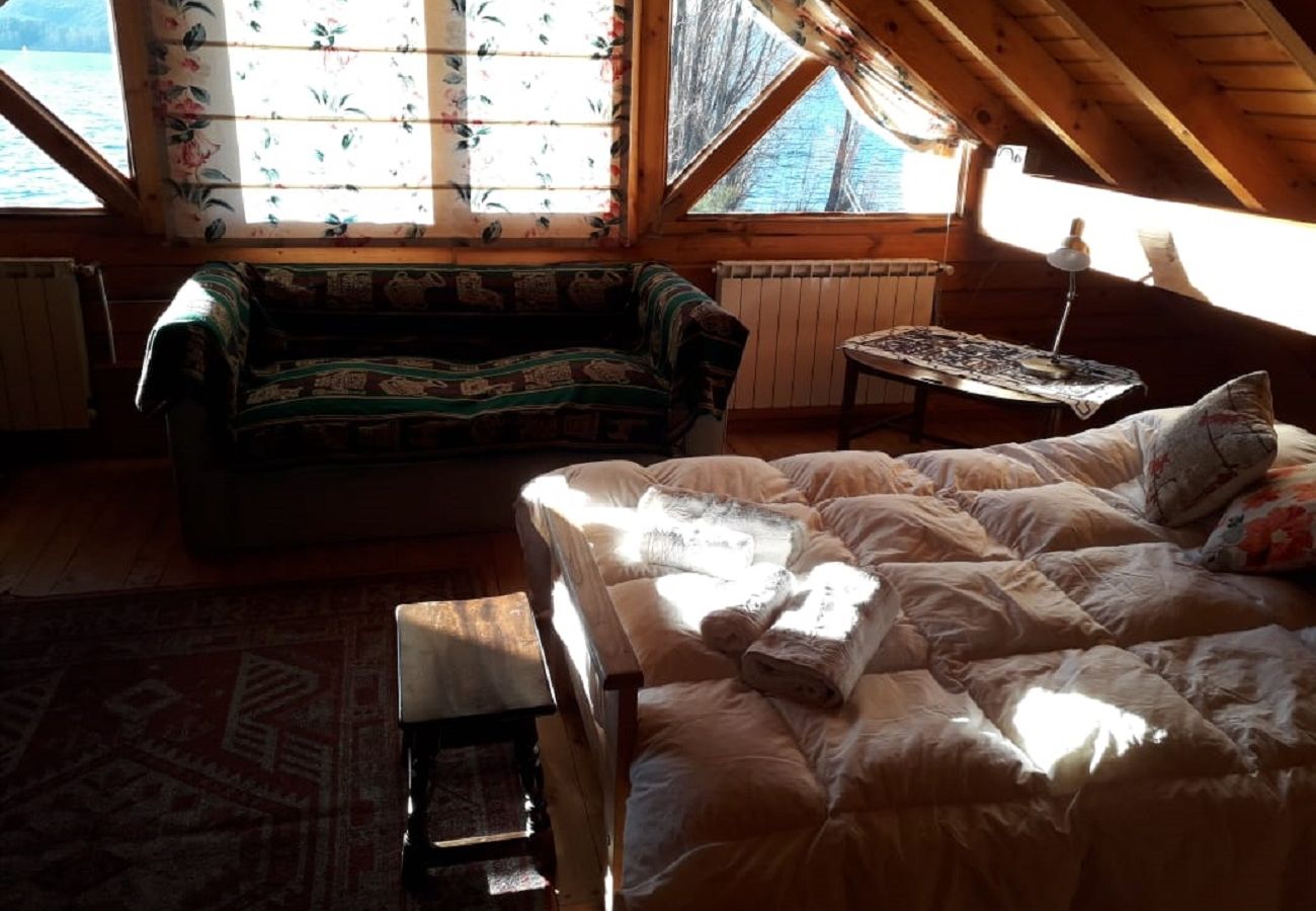 Casa en San Carlos de Bariloche - HUAPI24C Cómoda casa sobre la  costa del Lago Nahuel Huapi 