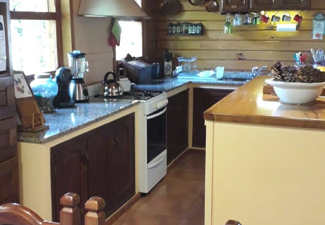 Casa en San Carlos de Bariloche - HUAPI24C Cómoda casa sobre la  costa del Lago Nahuel Huapi 