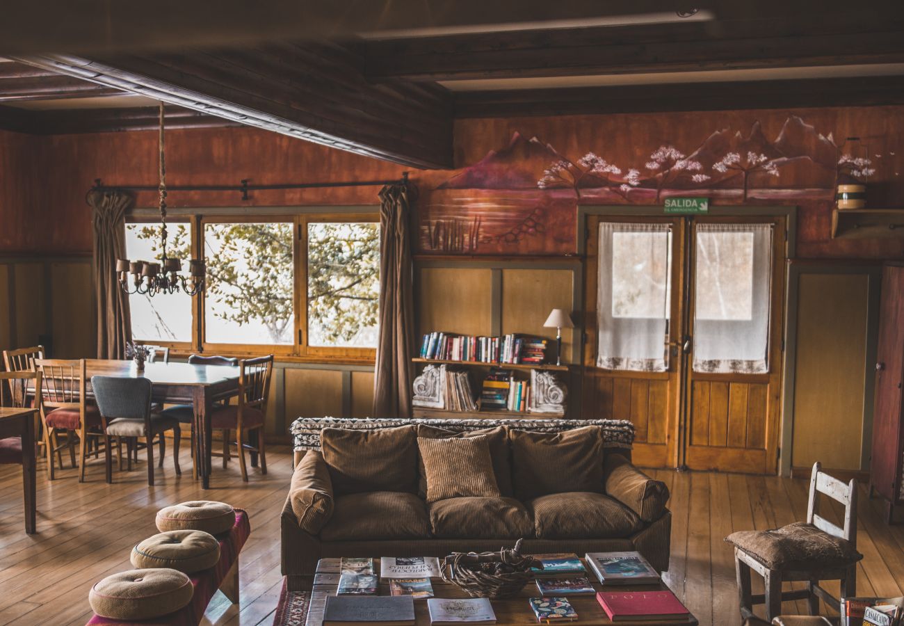 Casa en San Carlos de Bariloche - CÁLIDA CASONA ALPINA FRENTE AL LAGO NAHUEL HUAPI