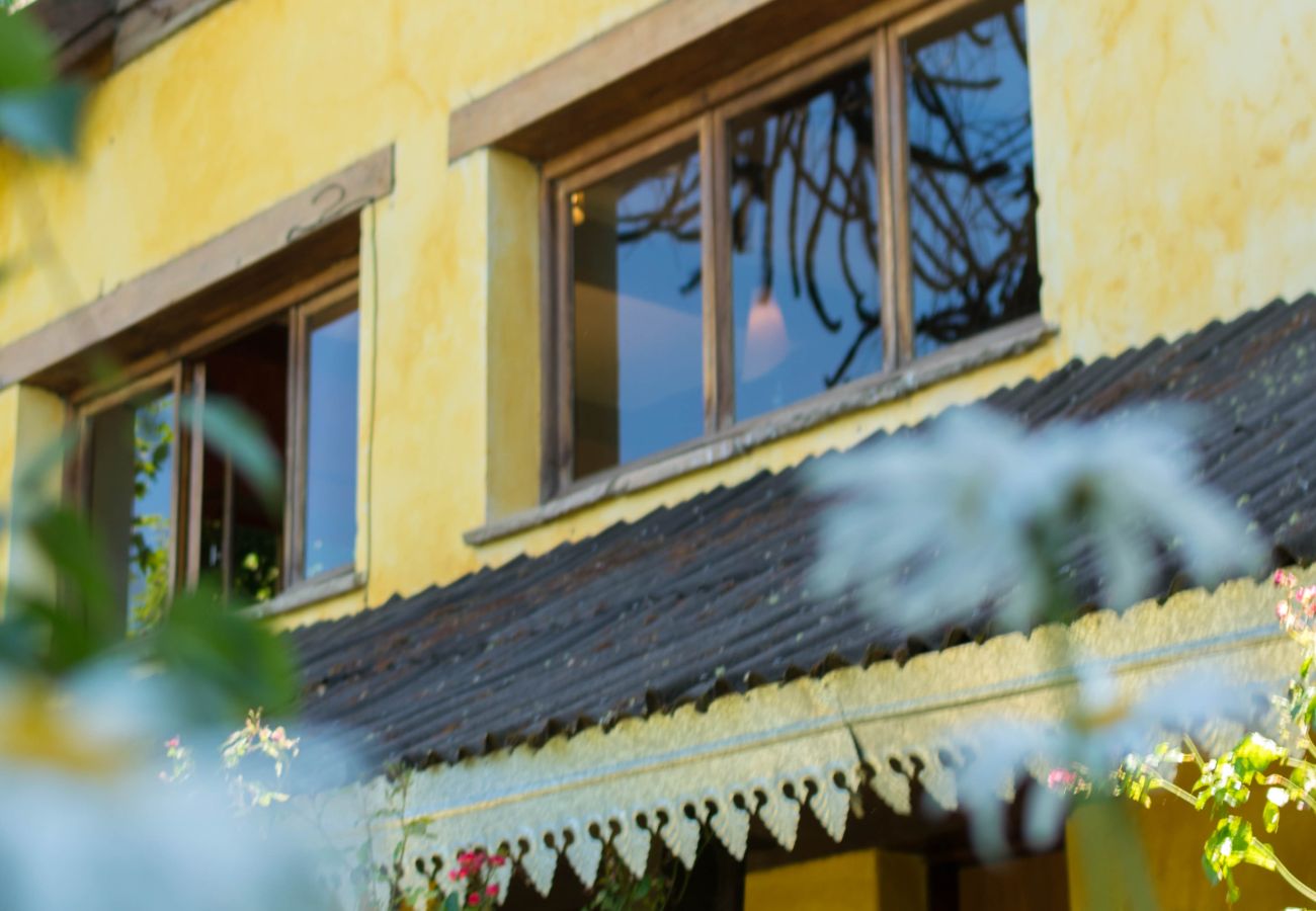 Casa en San Carlos de Bariloche - CÁLIDA CASONA ALPINA FRENTE AL LAGO NAHUEL HUAPI