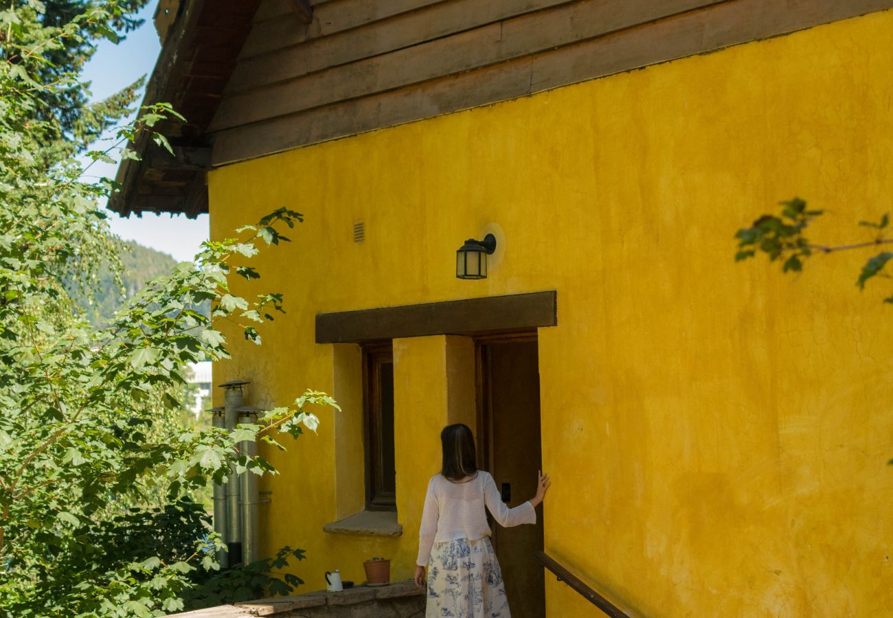 Casa en San Carlos de Bariloche - CÁLIDA CASONA ALPINA FRENTE AL LAGO NAHUEL HUAPI