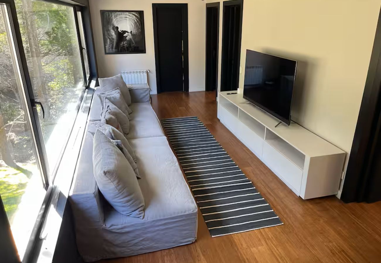 Casa en San Carlos de Bariloche - CASA CHIC EN BARILOCHE, CON COSTA Y PILETA - 