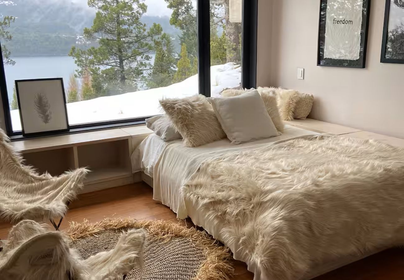 Casa en San Carlos de Bariloche - CASA CHIC EN BARILOCHE, CON COSTA Y PILETA - 