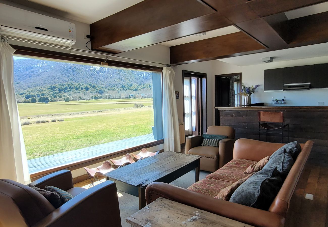 Apartamento en San Carlos de Bariloche - ARE10 - CÁLIDO Y CÓMODO DEPARTAMENTO CON VISTA A LA MONTAÑA Y SALIDA DIRECTA AL CAMPO DE POLO