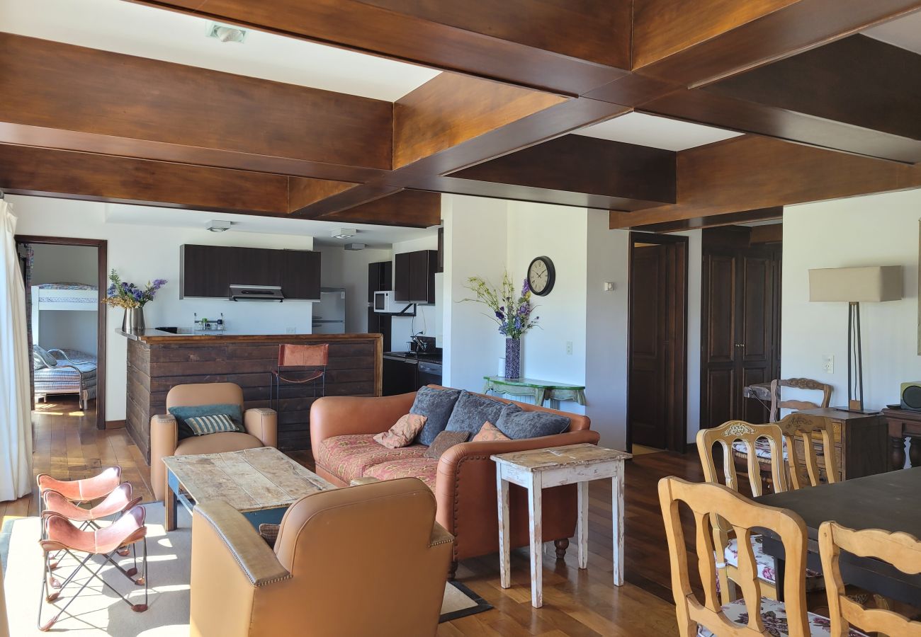 Apartamento en San Carlos de Bariloche - ARE10 - CÁLIDO Y CÓMODO DEPARTAMENTO CON VISTA A LA MONTAÑA Y SALIDA DIRECTA AL CAMPO DE POLO