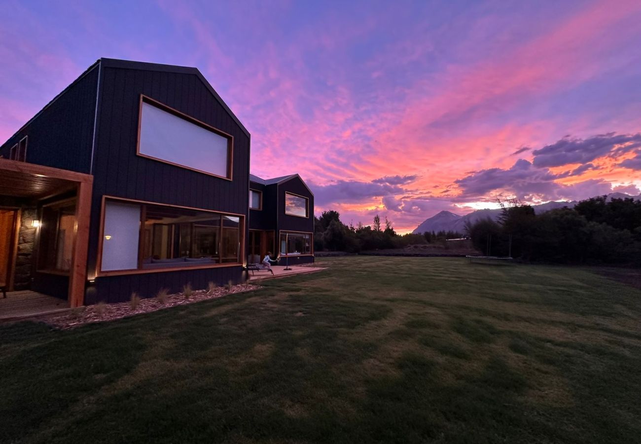 Casa en San Carlos de Bariloche - ARE11 INCREIBLE CASA EN ARELAUQUEN CON VISTAS A LOS CERROS CATEDRAL, OTTO Y VENTANA 