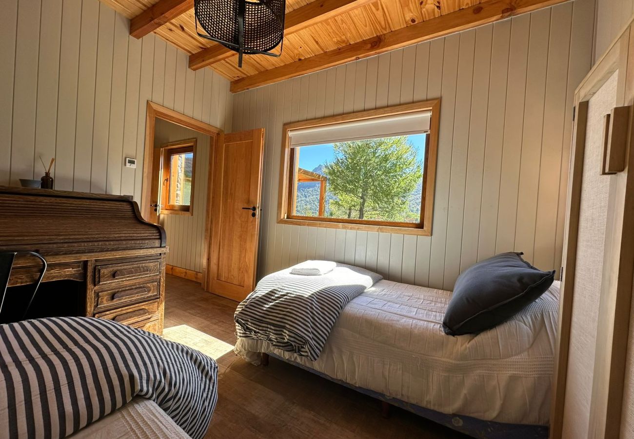 Casa en San Carlos de Bariloche - ARE11 INCREIBLE CASA EN ARELAUQUEN CON VISTAS A LOS CERROS CATEDRAL, OTTO Y VENTANA 