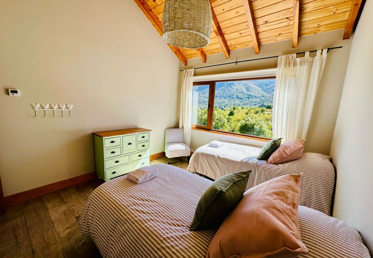 Casa en San Carlos de Bariloche - ARE11 INCREIBLE CASA EN ARELAUQUEN CON VISTAS A LOS CERROS CATEDRAL, OTTO Y VENTANA 
