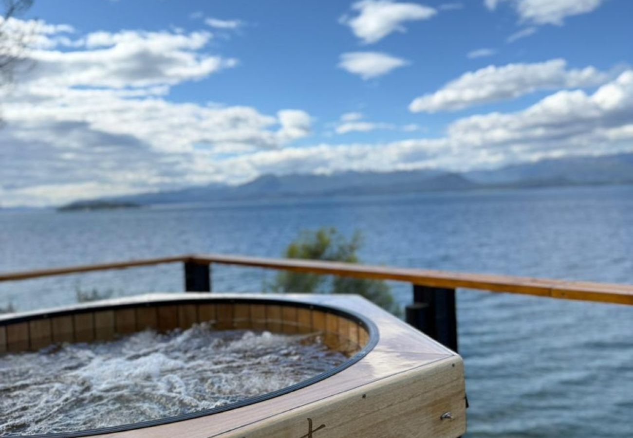 Casa en San Carlos de Bariloche - HUAPI48C | Villa exclusiva sobre el Nahuel Huapi con HOT TUBE