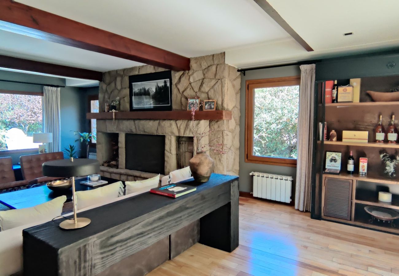Casa en San Carlos de Bariloche - ARE55 ESPECTACULAR CASA CON QUINCHO INTEGRADO Y PILETA CLIMATIZADA