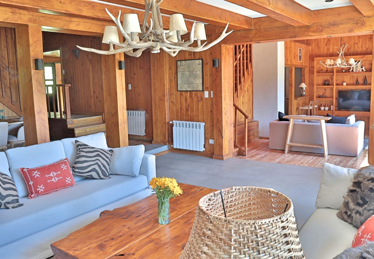 Casa en San Carlos de Bariloche - H49- Casa de montaña frente al lago Nahuel Huapi