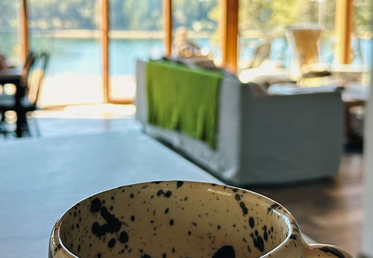 Casa en San Carlos de Bariloche - TREBOL04 CANCHERÍSIMA CASA RECIENTEMENTE REFACCIONADA SOBRE LAGUNA EL TRÉBOL