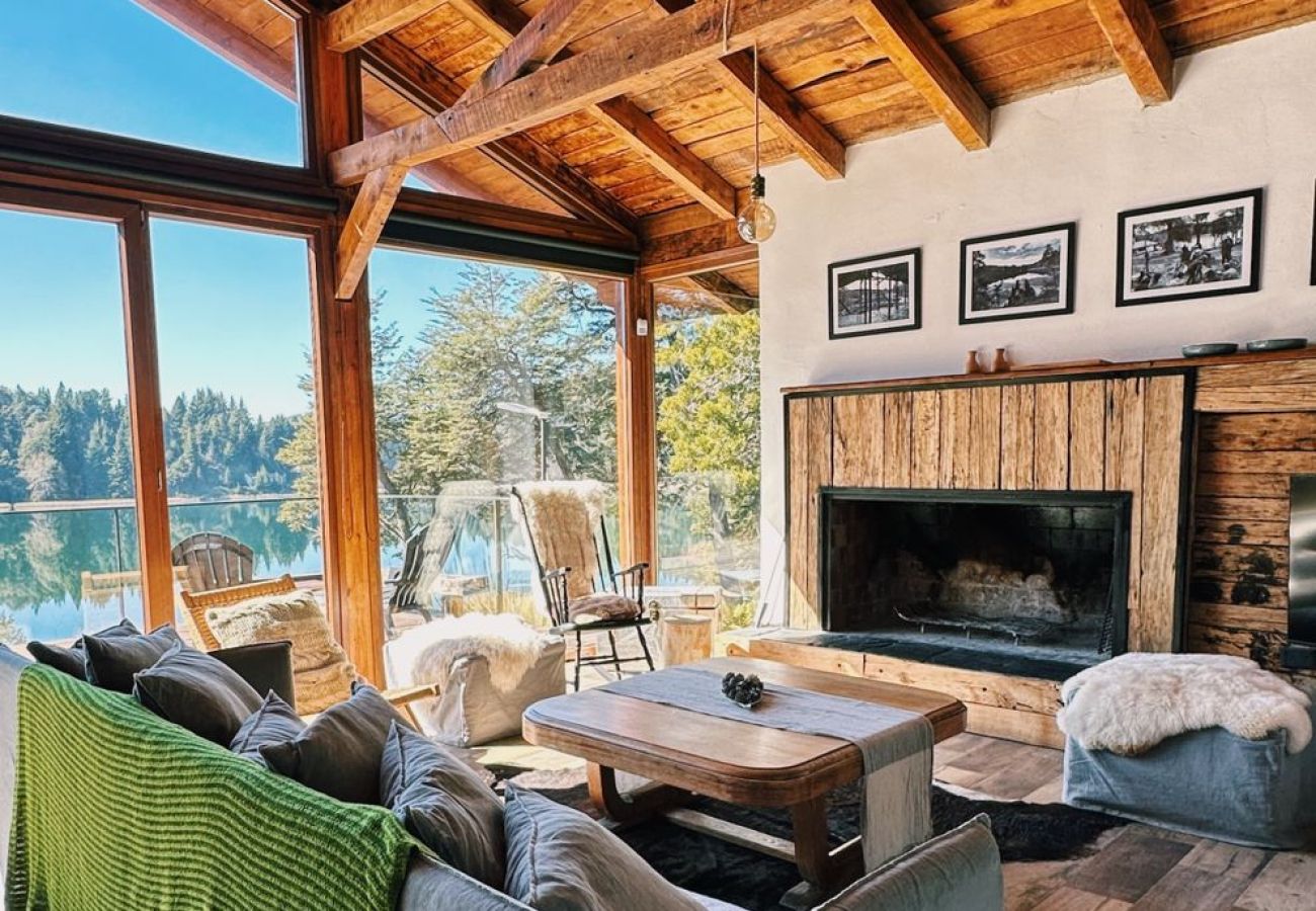 Casa en San Carlos de Bariloche - TREBOL04 CANCHERÍSIMA CASA RECIENTEMENTE REFACCIONADA SOBRE LAGUNA EL TRÉBOL