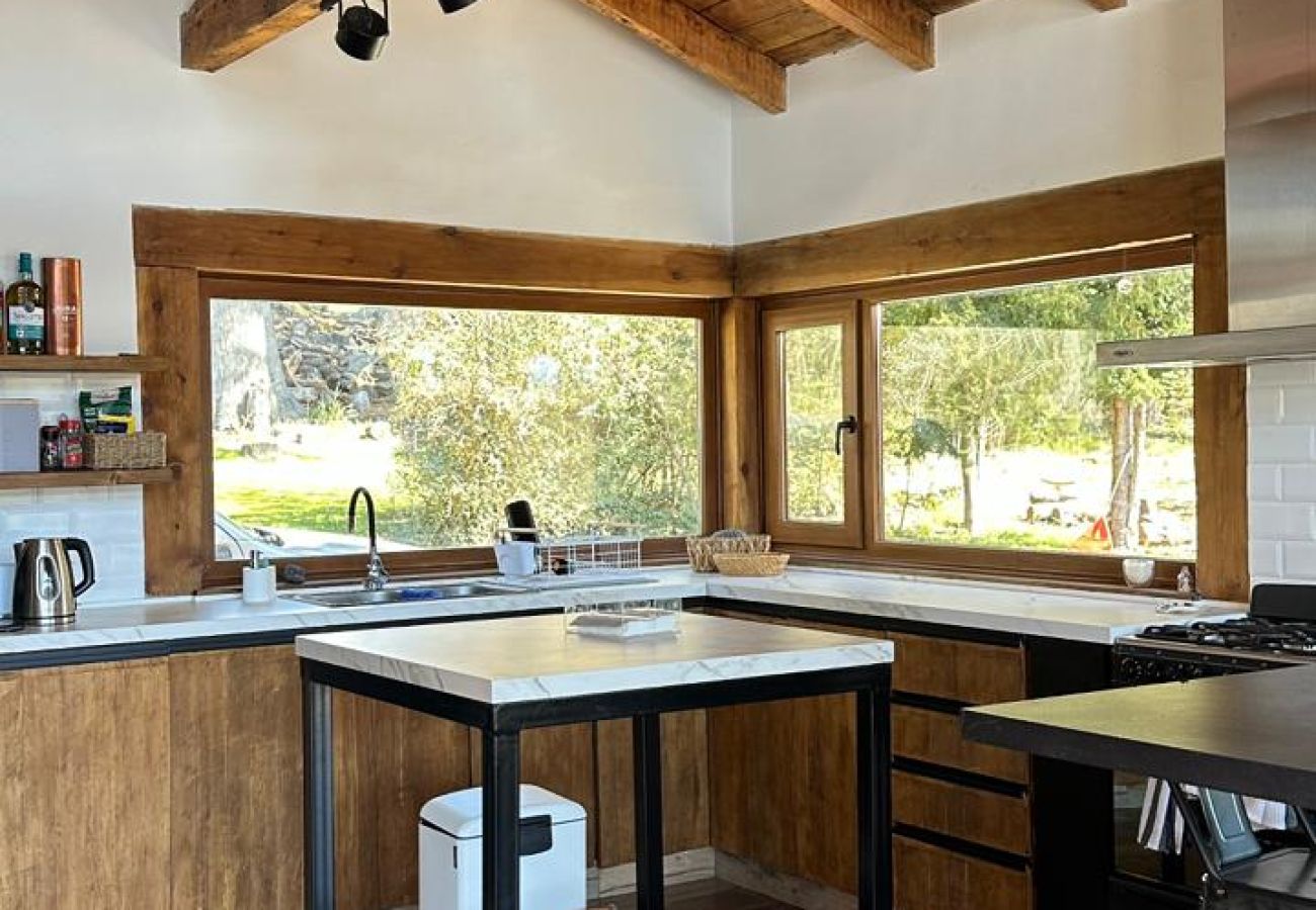 Casa en San Carlos de Bariloche - TREBOL04 CANCHERÍSIMA CASA RECIENTEMENTE REFACCIONADA SOBRE LAGUNA EL TRÉBOL