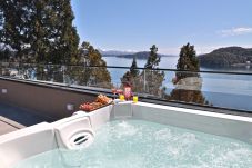 Apartamento en San Carlos de Bariloche - Huapi44C- Lujoso depto. con jacuzzi... Apartamento en San Carlos de Bariloche - Huapi44C- Lujoso depto. con jacuzzi...