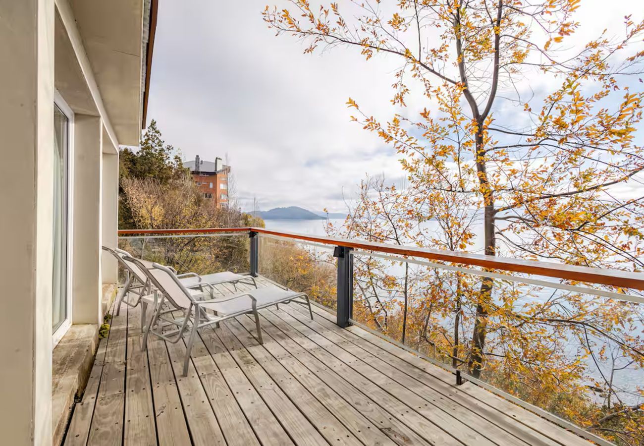 Cabaña en San Carlos de Bariloche - HUAPI23 - SOÑADA CASITA SOBRE EL LAGO.