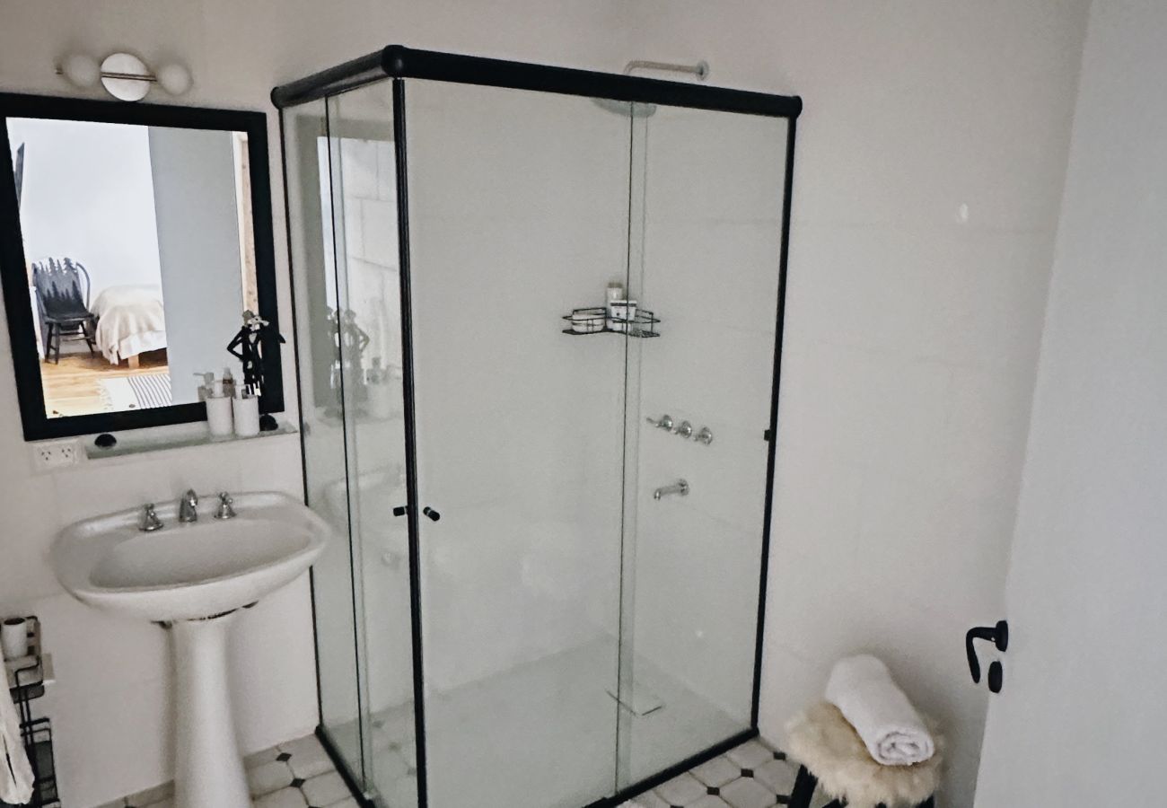 Casa en San Carlos de Bariloche - huapi51  Casa de lujo frente al Lago Nahuel Huapi