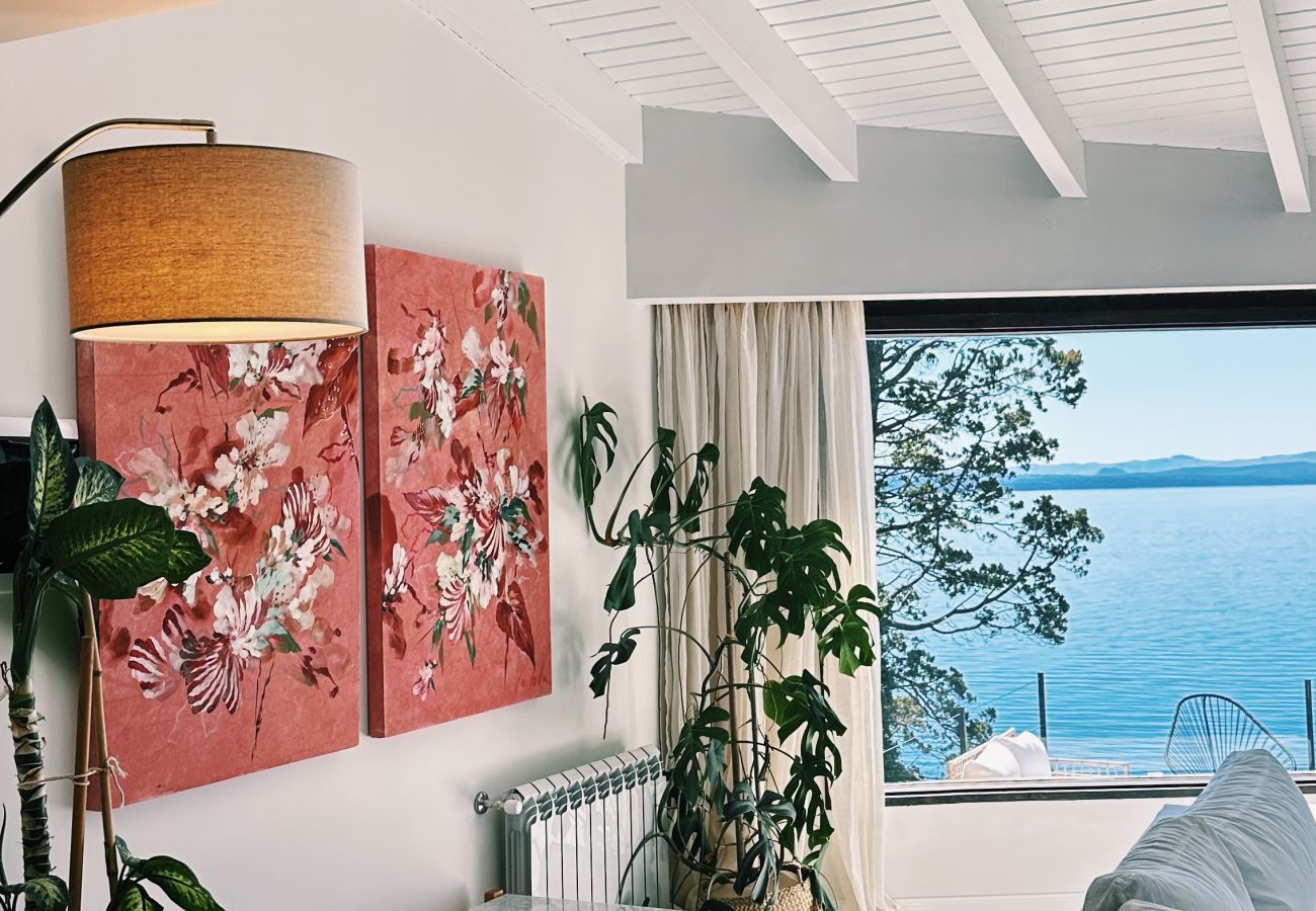 Casa en San Carlos de Bariloche - huapi51  Casa de lujo frente al Lago Nahuel Huapi