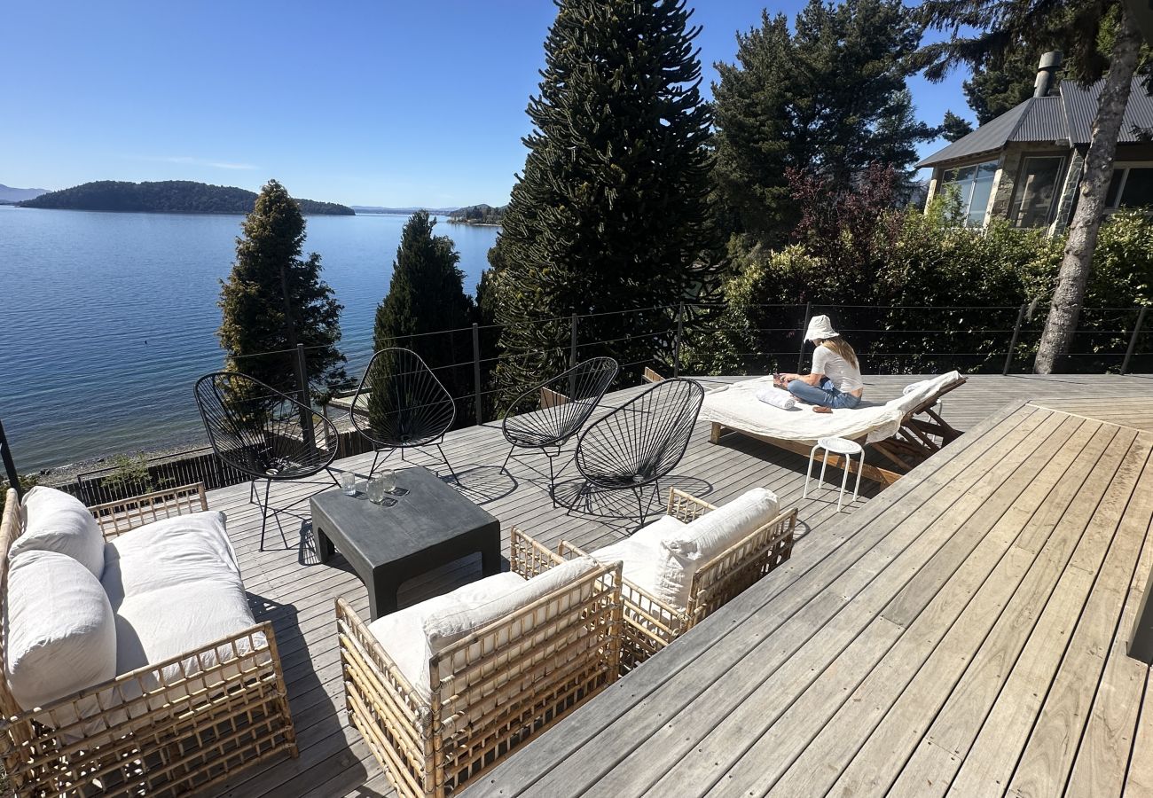 Casa en San Carlos de Bariloche - huapi51  Casa de lujo frente al Lago Nahuel Huapi
