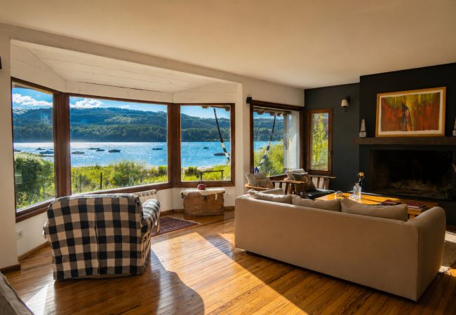 Casa en San Carlos de Bariloche - HUAPI52C La casa del lago mas linda para 14 personas