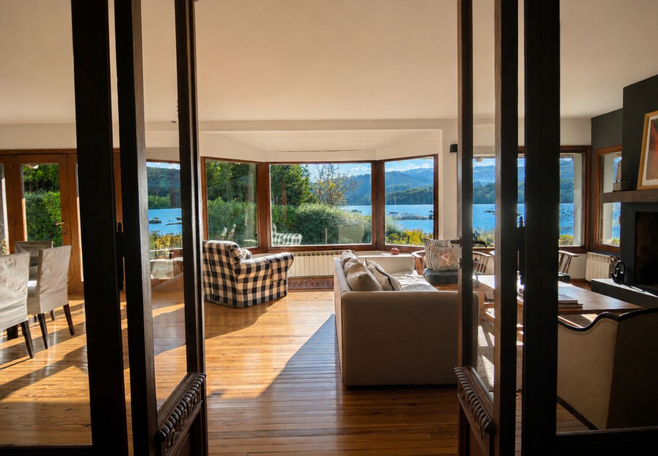 Casa en San Carlos de Bariloche - HUAPI52C La casa del lago mas linda para 14 personas