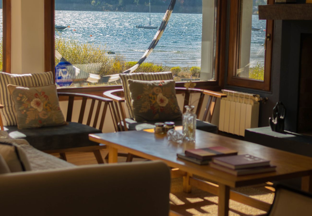 Casa en San Carlos de Bariloche - HUAPI52C La casa del lago mas linda para 14 personas