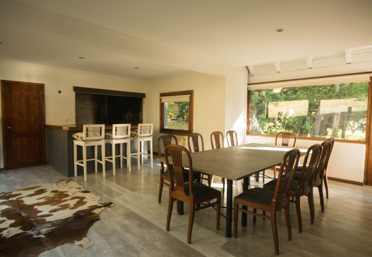 Casa en San Carlos de Bariloche - HUAPI52C La casa del lago mas linda para 14 personas