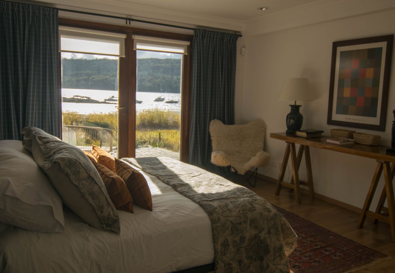 Casa en San Carlos de Bariloche - HUAPI52C La casa del lago mas linda para 14 personas