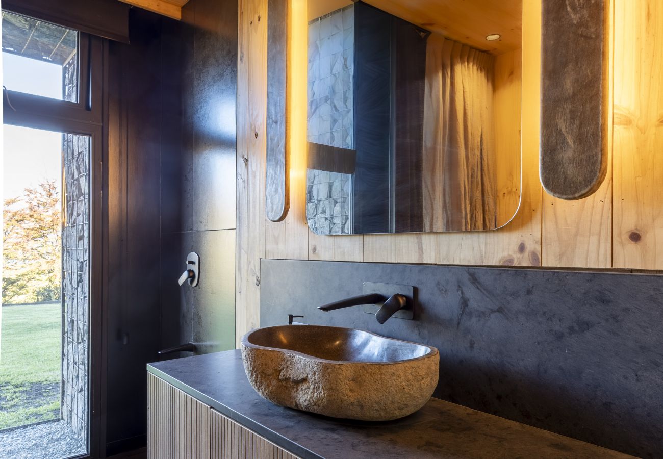 Casa en San Carlos de Bariloche - ARE68 Espectacular casona en arelauquen con vistas y jacuzzi 