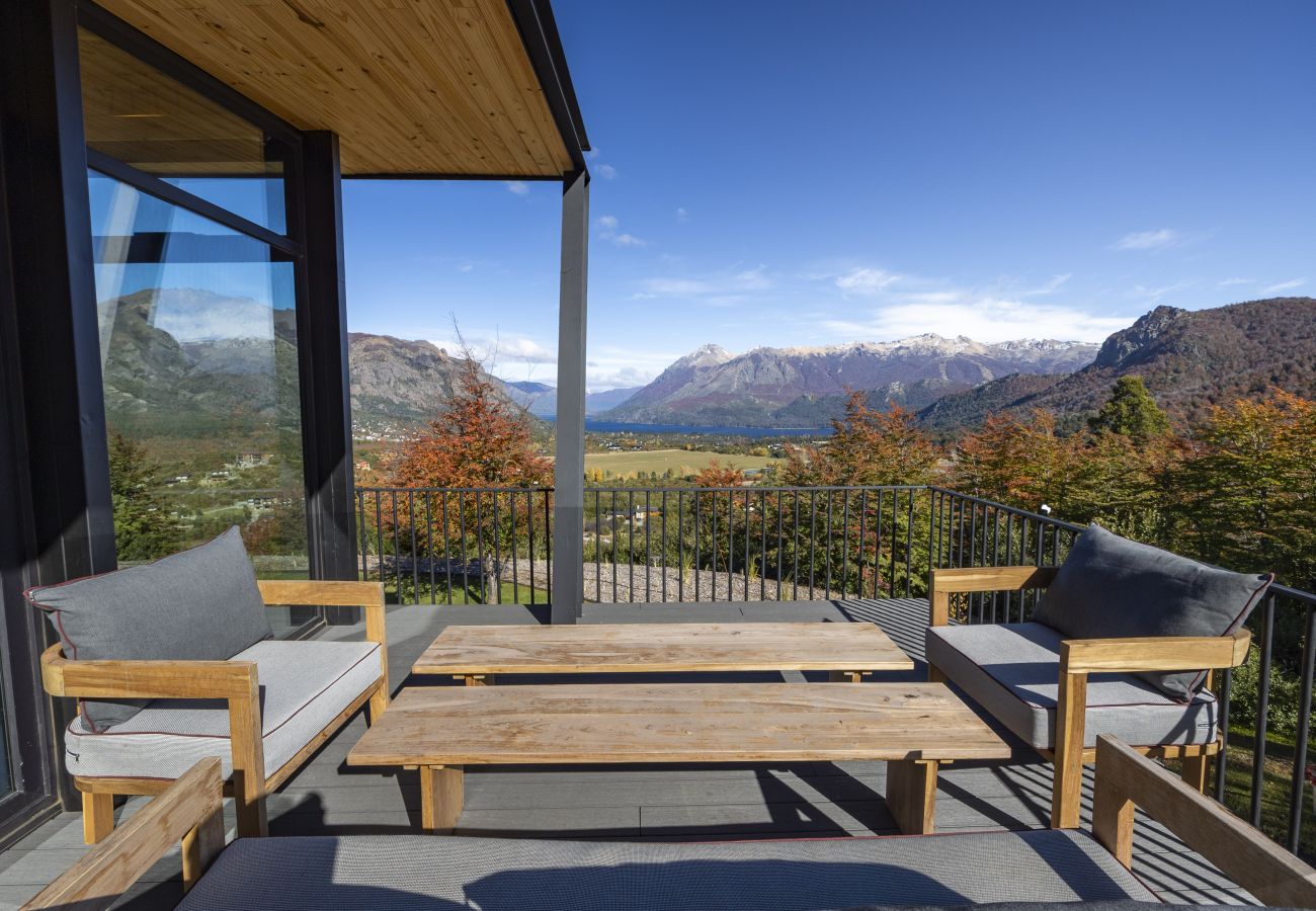 Casa en San Carlos de Bariloche - ARE68 Espectacular casona en arelauquen con vistas y jacuzzi 