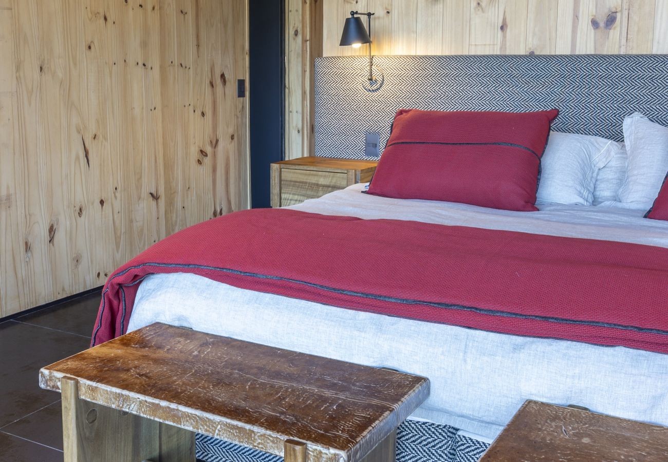 Casa en San Carlos de Bariloche - ARE68 Espectacular casona en arelauquen con vistas y jacuzzi 