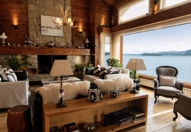Casa em San Carlos de Bariloche - Huapi05C - Casa de luxo na montanha com piscina e margem privativa do lago