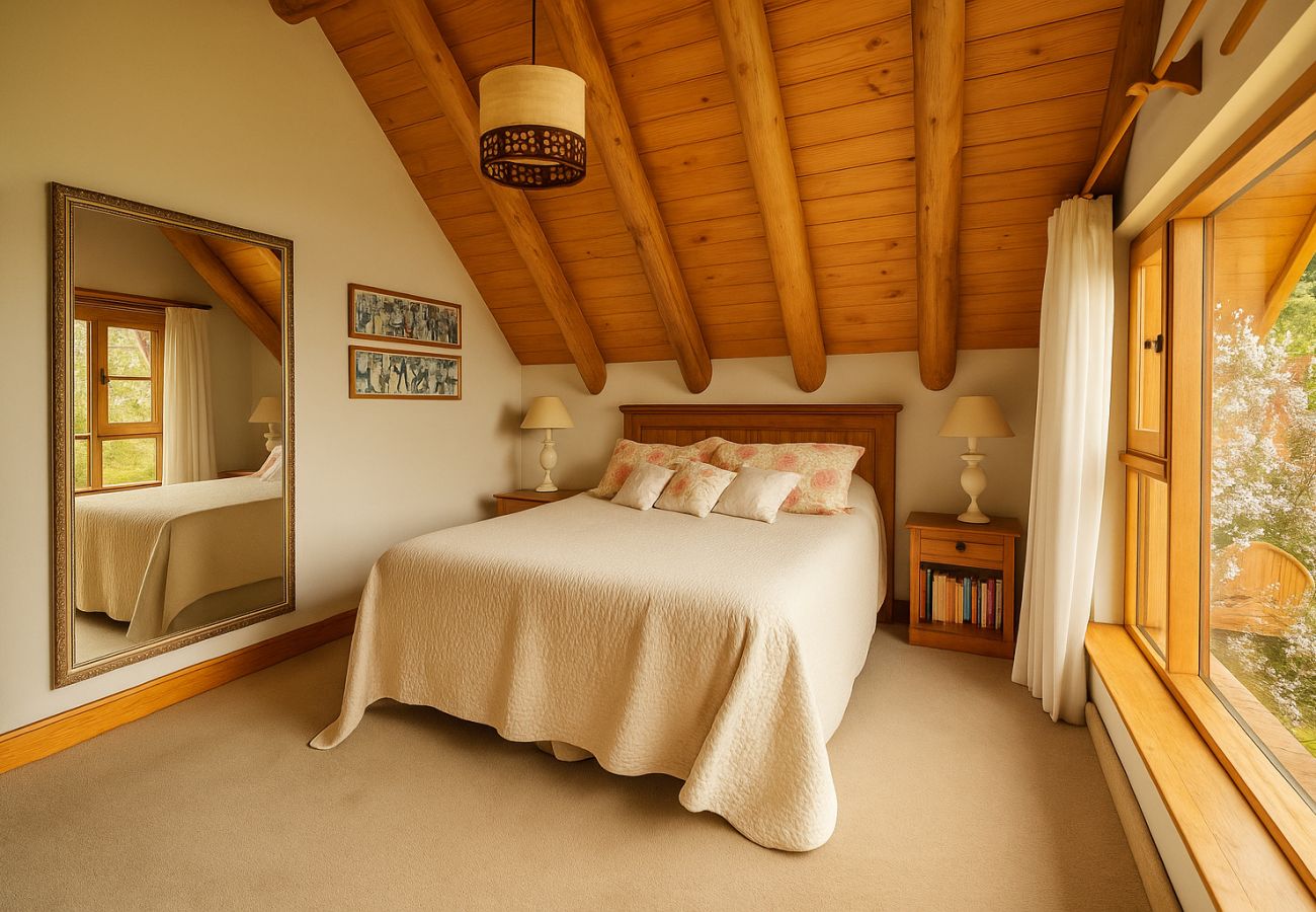 Casa em San Carlos de Bariloche - HUAPI17 Casa espetacular com amplo jardim e costa com cais sobre o Lago Nahuel Huapi