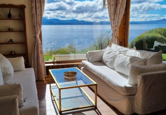 Casa em San Carlos de Bariloche - HUAPI02C- CASA COM COSTA ÀS MARGEM DO LAGO NAHUEL HUAPI
