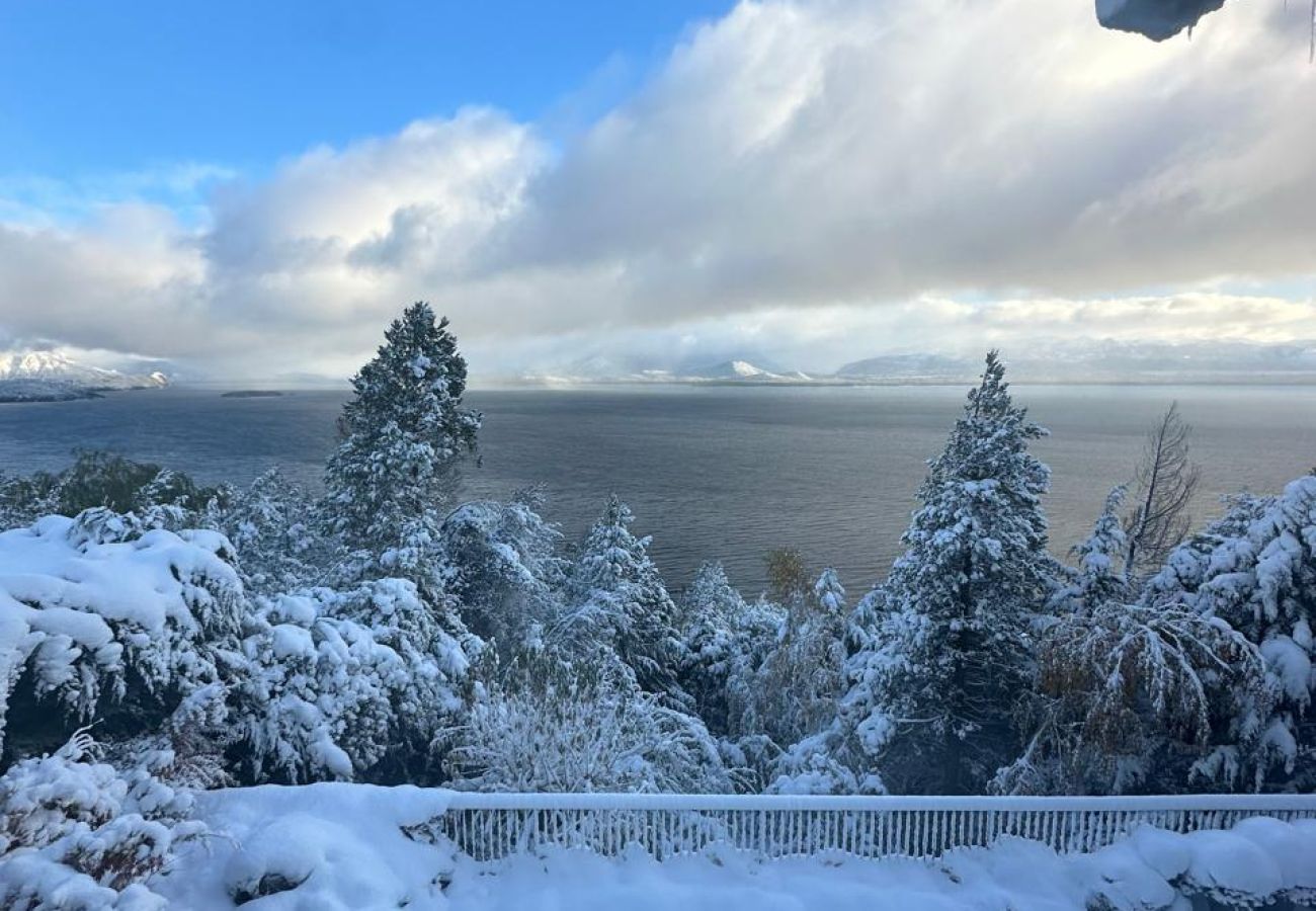 Casa em San Carlos de Bariloche - VIEW10 CASA ESPETACULAR NO CERRO RUNGE COM AMBIENTES CONFORTÁVEIS E VISTA PARA O LAGO