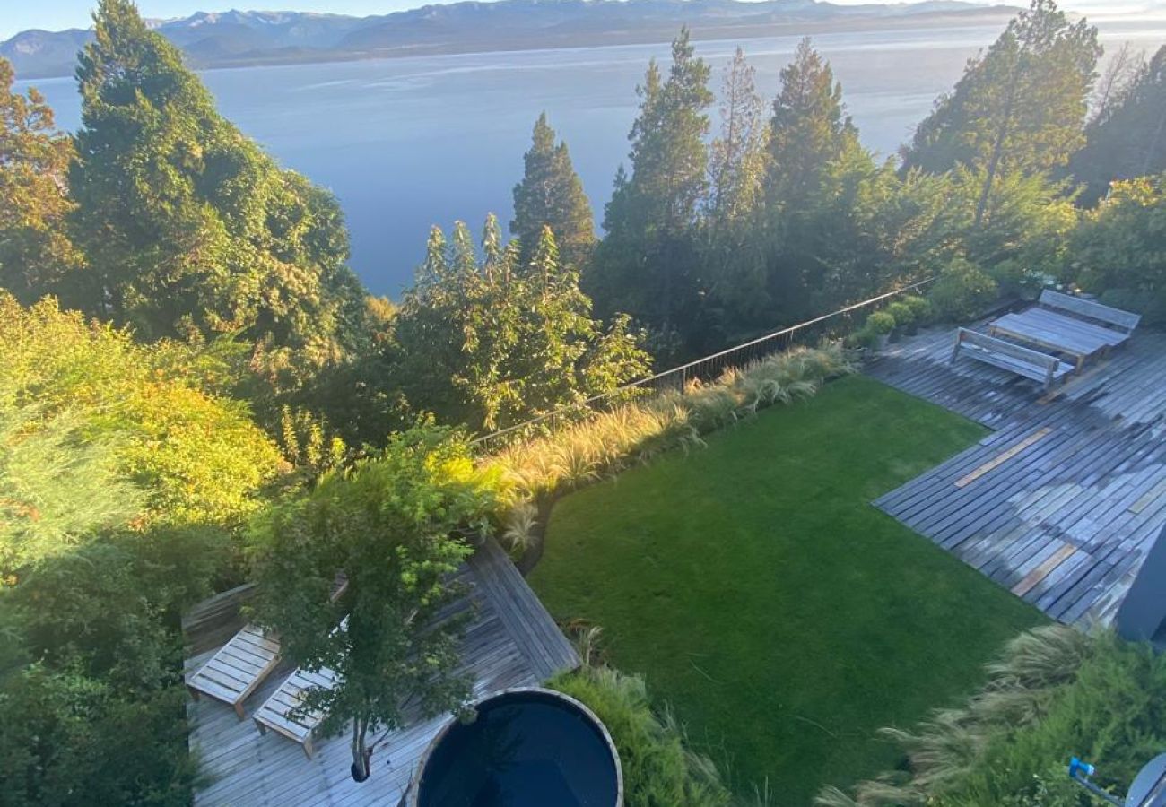 Casa em San Carlos de Bariloche - VIEW10 CASA TREMENDA EM BARILOCHE + VISTA PARA O LAGO + HOT TUB