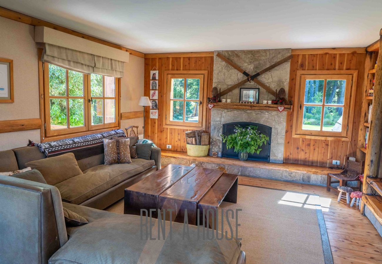 Casa em San Carlos de Bariloche - MORE16C Espetacular casa localizada na exclusiva área de Llao Llao, às margens do Lago Morenito