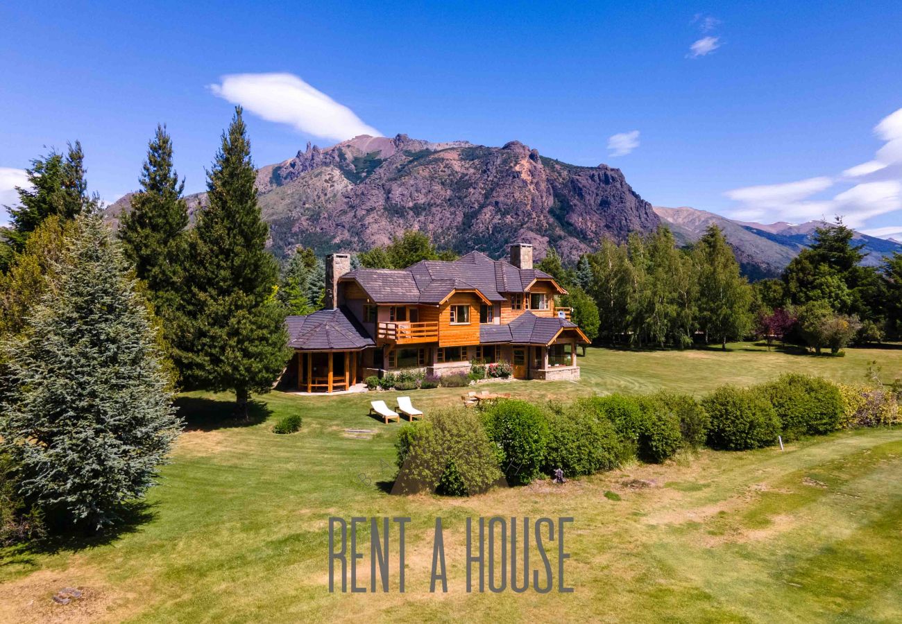 Casa em San Carlos de Bariloche - DIVINA CASA SOBRE CANCHA GOLF