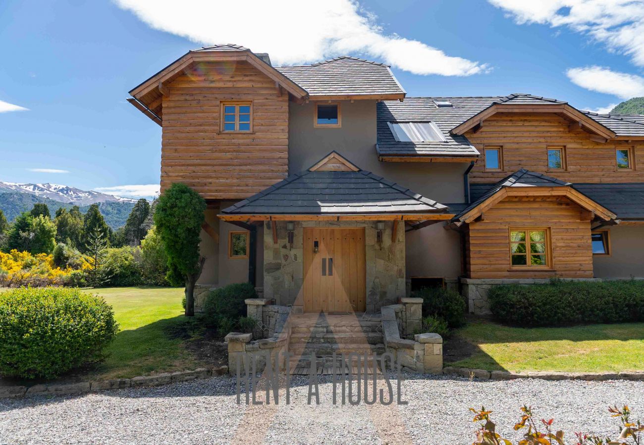 Casa em San Carlos de Bariloche - DIVINA CASA SOBRE CANCHA GOLF
