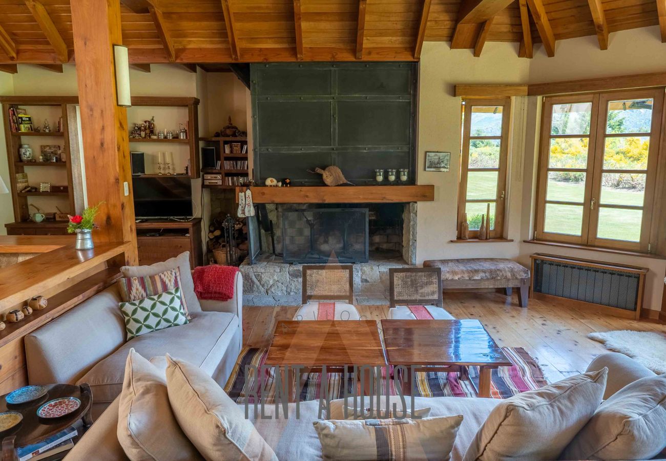 Casa em San Carlos de Bariloche - DIVINA CASA SOBRE CANCHA GOLF
