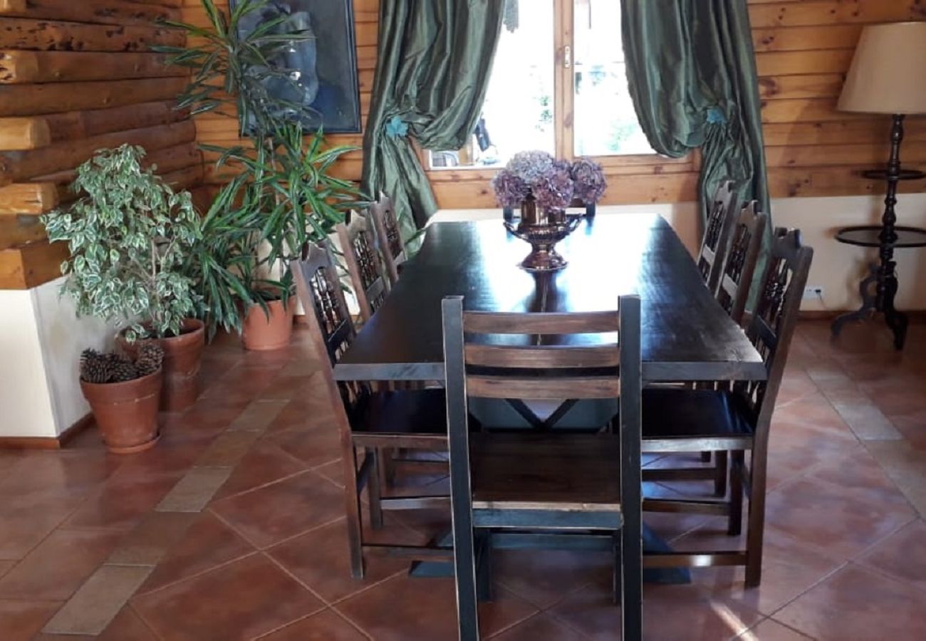 Casa em San Carlos de Bariloche - HUAPI24CCasa confortável na beira do Lago Nahuel Huapi